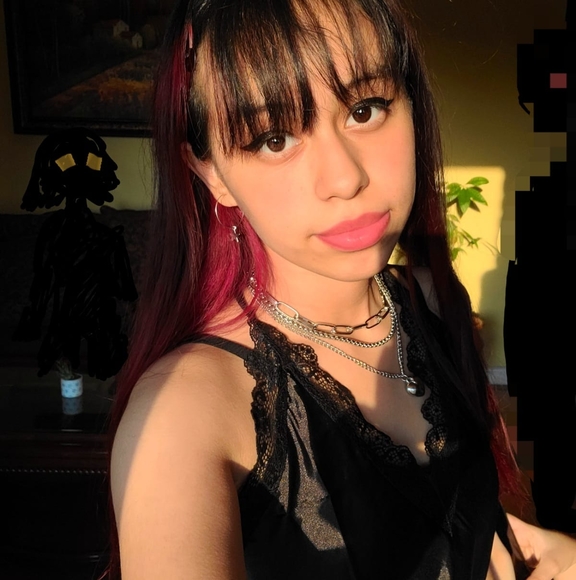 Meet your Posher, Daniela - Picture 1 of 1